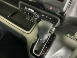 発進時から滑らかに加速する無段階変速のCVTはストップ&ゴーの多い街の中も快適です