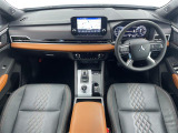 アウトランダー PHEV 2.4 P 4WD 本革シート