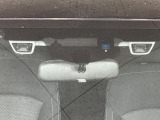 【アイサイトVer2】前方の車両等を検知し、衝突しそうな時は警報で注意を促し、ブレーキを踏む力をサポート。ブレーキを踏めなかった場合は衝突被害軽減ブレーキが作動、衝突回避をサポートします。
