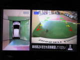 アラウンドビューモニターで車庫入れも空から見ている様に駐車できラクラクです。