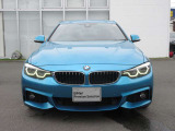 BMWと言えば特徴的なキドニーグリル。ダイナミックなフロントマスクを演出します。