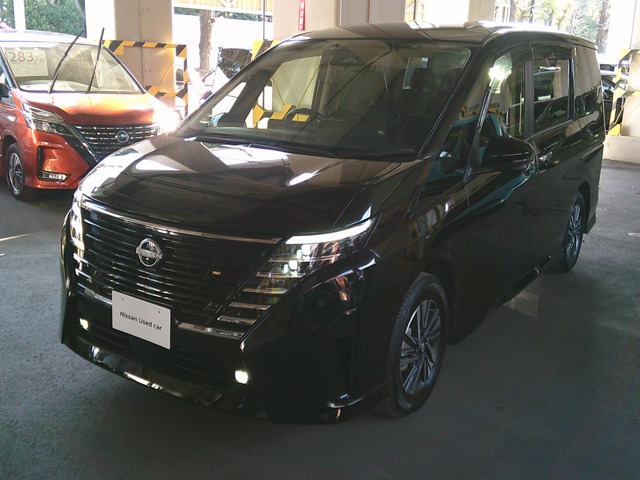 セレナ 1.4 e-POWER ハイウェイスターV 