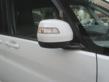 ドアミラ-ウインカ-付きです。