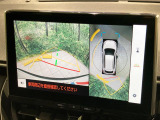【パノラミックビューモニター】専用のカメラにより、上から見下ろしたような視点で360度クルマの周囲を確認することができます☆死角部分も確認しやすく、狭い場所での切り返しや駐車もスムーズに行えます。