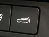 【パワーバックドア】スマートキーや運転席のボタンを押すだけでリアゲートが自動で開閉します!荷物を持っている時や、高い位置にあるバックドアを閉める際に便利な機能です♪