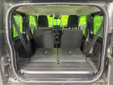 普段のお買い物や通勤、送迎等に十分な荷室スペースを確保しております。セカンドシートを倒すと、大きな荷物の積載も可能です♪
