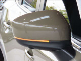 対向車や歩行者からも確認しやすいミラーウインカー付きです。デザインだけでは無く、事故軽減にも役立っています。また、ミラー本体の取り付け位置も窓ガラスの死角を作り難い位置に設置されています★☆★☆★