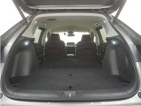 2列目シートを倒すことで、大変広いラゲッジスペースとなります。大きな荷物を積んだりと様々な用途にご利用いただけます。