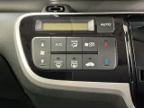 オートエアコン付きです!お好みの温度をセットするだけでエアコンの風量などを自動でコントロール。快適な車内でお過ごしいただけます。