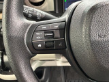 ステアリングにオーディオ操作スイッチが付いています。オーディオ画面に直接タッチしなくても操作が出来ますので、運転に集中できます。