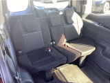 【3列目シート】3列目も厚みがありゆったりとした座り心地!さすがのゆとりです!是非お掛けになってみてください