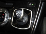 軽い力でシフトチェンジができる「エレクトロシフトマチック」を装備しております。