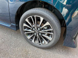 新車、中古車、各種お取り寄せできます。全国スケールのネットワークからご希望の一台を一緒にお探しします。お客様のご利用目的や経済条件に、ピッタリ沿ったお車を探します。