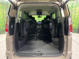 後席を格納すると、これだけの広さが!シーンに合わせたシートアレンジで、大きな荷物も積むことが出来ます♪
