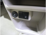 運転席シートヒーター装備☆ボタンを押せばすぐに暖かくなるので、寒い日に重宝します◎