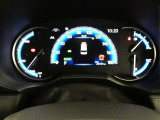 とっても見やすいメーターです。夜間時はラグジュアリーな気分にさせてくれる照明が魅力ですので、夜のドライブも楽しみになりますよ♪