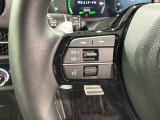 ステアリングにオーディオ操作スイッチが付いています。オーディオ画面に直接タッチしなくても操作が出来ますので、運転に集中できます。
