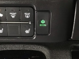 ★ECONスイッチ★ エコドライブを加速しよう!スイッチをONにすると、運転の仕方によるロスを抑え込み燃費をよくするようクルマが頑張ります(*^ー^*)燃費向上にチャレンジ♪