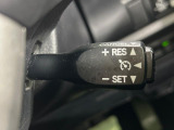 【クルーズコントロール】高速道路もラクラク走行。アクセルを離しても一定速度で走行ができ、長距離運転時の負担を軽減!加速・減速も簡単なスイッチ操作で調整できます。