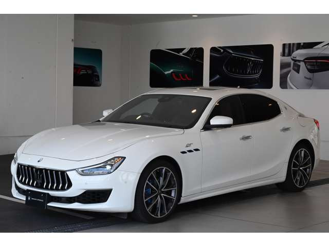 マセラティ ギブリ GT ハイブリッド の中古車詳細 (11,000km, ビアンコ