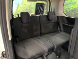 3列目シートはもちろん状態良好☆大人でもゆったりと座って頂けますので、大人数でのお出かけもラクラクです♪ご家族で、気の知れた仲間で、ドライブに行くのが楽しみですね♪