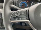 オーディオ操作が出来るステアリングスイッッチ付です!