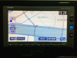ナビゲーションはフルセグTV対応のGathers純正メモリーナビを搭載しています。Bluetoothオーディオ機能がありますので、スマートフォンなどの音楽も再生できます。
