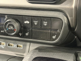【シートヒーター】シートヒーター装備車です。寒い冬に乗車中とても暖かく快適に移動できます。冷え性の方にピッタリの装備です!