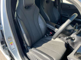 認定中古車ならではの正規ディーラーによる手厚い保証制度つき!しかもバッテリーについては新車時より8年保証!