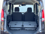 普段のお買い物や通勤、送迎等に十分な荷室スペースを確保しております。セカンドシートを倒すと、大きな荷物の積載も可能です♪