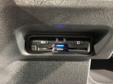 いまや快適なカーライフに欠かせないETCが付いています。