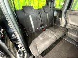 後部座席も気になるようなキズ・汚れやへたり等、大きなダメージはなく、良好な状態です。