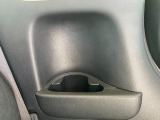 後部座席にもドリンクホルダーの場所が完備されてます♪
