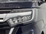 LEDヘッドライトは、点灯の瞬間から最大光量を発揮し、突然暗くなるトンネルなどでの安定感を高めます。