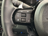 ステアリングにオーディオ操作スイッチが付いています。オーディオ画面に直接タッチしなくても操作が出来ますので、運転に集中できます。