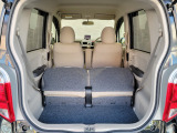 簡単に収納できる後部座席!大空間が出現します!シートアレンジが多彩な点も特徴です!レジャー用品も積み込めます!