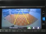 ギヤをRに入れるとナビの画面に後ろの映像が映るリヤカメラ付!後退時の安全確認やコンディションの悪い視界でもカラーバックモニターがドライバーをサポート☆☆☆