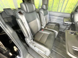 後部座席も気になるようなキズ・汚れやへたり等、大きなダメージはなく、良好な状態です。