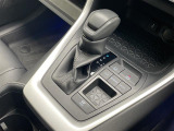 【 シフト 】シフトも操作しやすく快適なドライブを楽しんでいただけます。