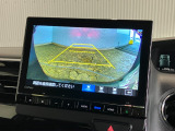 【バックカメラ】リバースにするだけで映ります、後方の安全確認や、狭い駐車場での車庫入れ、雨の日や夜間など視界の悪い時に便利です!安全にバックする為には欠かせない装備です。