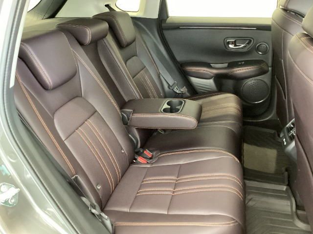 ホンダ ZR-V 2.0 e:HEV Z の中古車詳細 (20,000km, スーパープラチナ