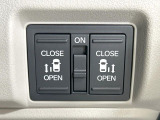 【両側パワースライドドア】スマートキーや運転席のスイッチで後席両側スライドドアの開閉が可能♪電動だから力を入れてドアを開ける必要が無く、小さなお子様でも簡単に開け閉めでき快適です♪