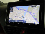 純正ナビを装備。タッチパネル式で使いやすく、お出かけもラクラクです。