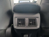 後席用にもエアコンの吹き出し口があり快適です。どの席に座っても快適なドライブが楽しめます♪