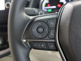 便利なステアリングスイッチ付きでナビに目をやらなくても音量調整等が可能です。