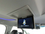 トヨタ純正12.1型後席ディスプレイを装備しております。