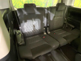 3列目シートはもちろん状態良好☆大人でもゆったりと座って頂けますので、大人数でのお出かけもラクラクです♪ご家族で、気の知れた仲間で、ドライブに行くのが楽しみですね♪