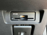 ETC2.0車載器付きです♪高速道路をスイスイと通過!で、キャシュレス!クルマは料金所をノンストップで通過することができます☆