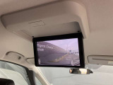 後席モニター 大きなモニターで家族や友人たちとのドライブやグランピングでみんなでわいわい鑑賞できます。