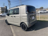 斜め後ろからのフォルムも纏まりがありますね♪